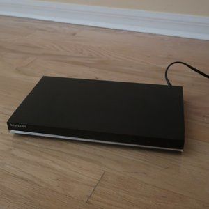 Samsung Dvd Player with Cables
